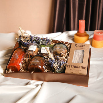 Festive Indulgence Gift Tray Premium
