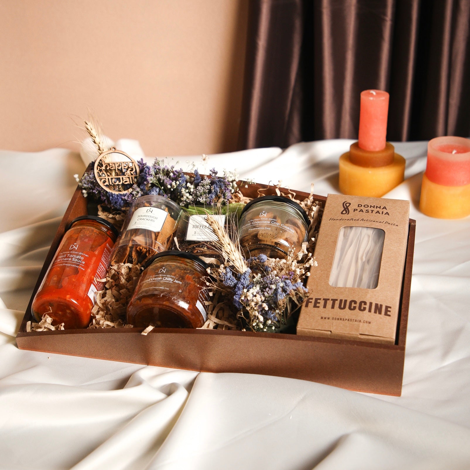 Festive Indulgence Gift Tray Premium