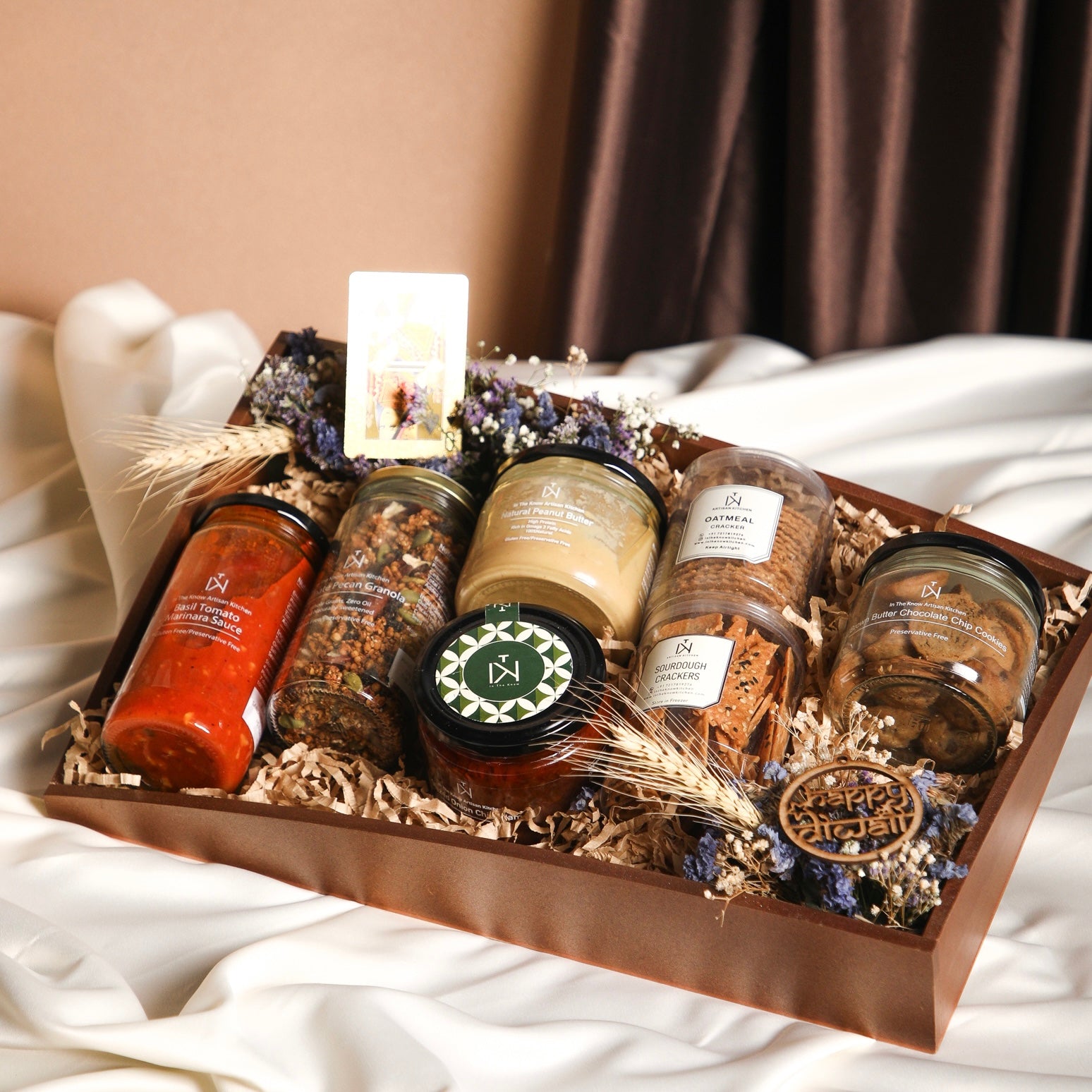 Eggless Elegance Gift Tray Premium