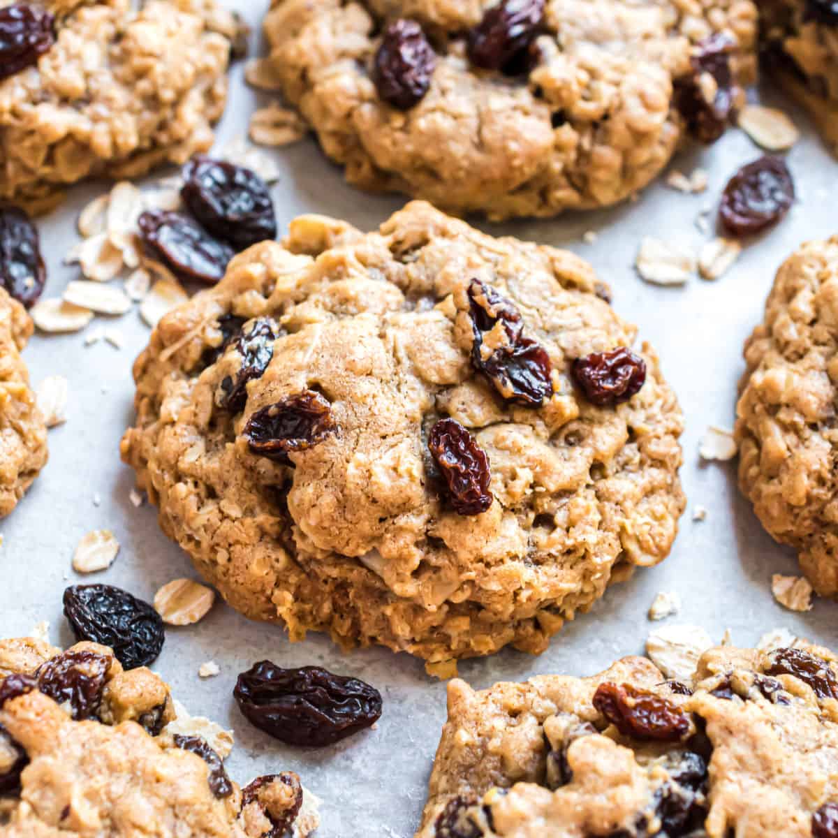 Oatmeal And Black Currant Cookies